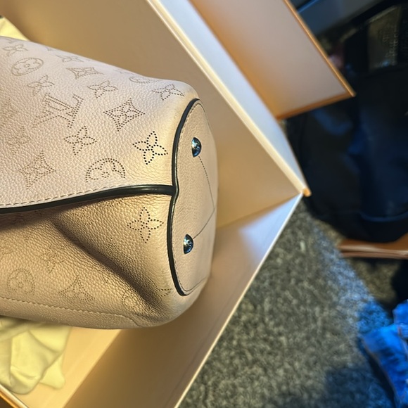 Louis Vuitton Girolata handbag Mahina leather - Picture 12 of 13